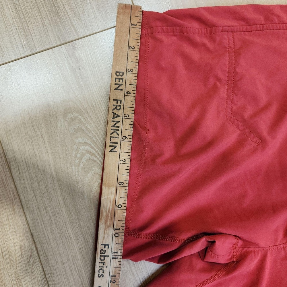 Rhone Essentials Shorts Mens Medium 7" Red Stretch Pockets Running Gym Athletic - Picture 9 of 10
